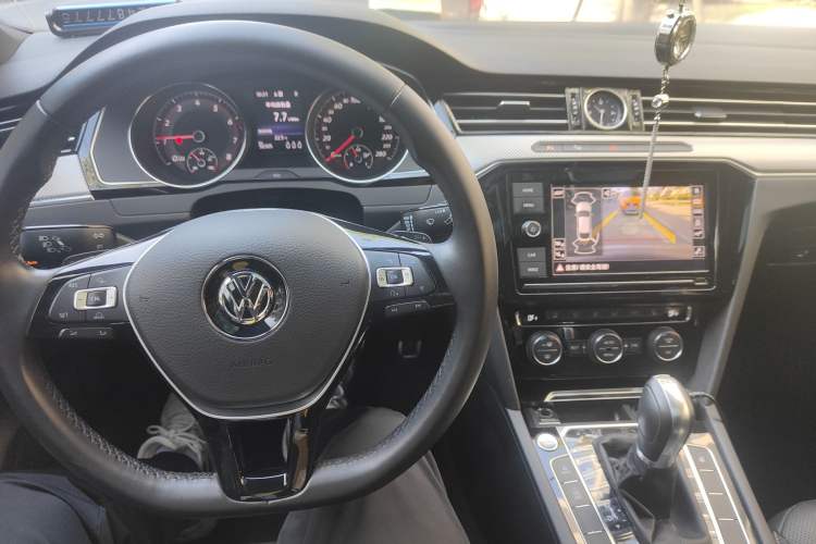 Used Volkswagen CC 2019 330TSI Glamour Edition China VI Audio And AC Panel