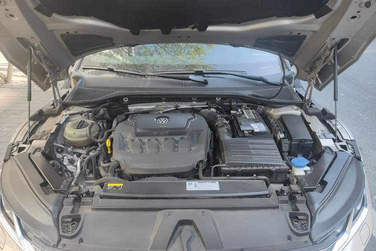 Used Volkswagen CC 2019 330TSI Glamour Edition China VI Engine Bay