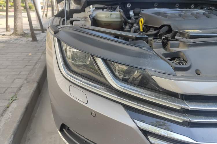 Used Volkswagen CC 2019 330TSI Glamour Edition China VI Right Front Headlight