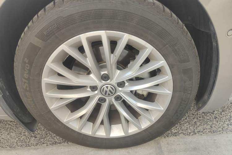 Used Volkswagen CC 2019 330TSI Glamour Edition China VI Right Front Wheel Hub