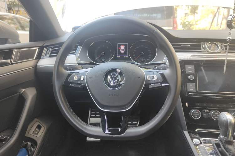 Used Volkswagen CC 2019 330TSI Glamour Edition China VI Steering Wheel