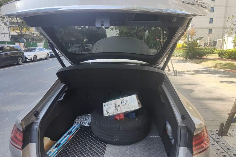 Used Volkswagen CC 2019 330TSI Glamour Edition China VI Trunk