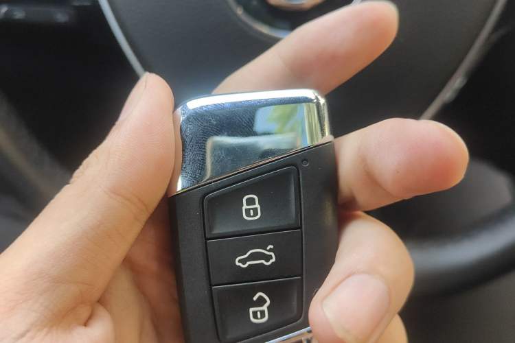 Used Volkswagen CC 2019 330TSI Glamour Edition China VI Vehicle Key