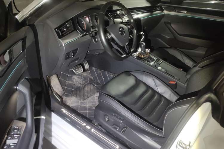 Used Volkswagen CC 2019 330TSI Glamour Edition China VI Driver Seat