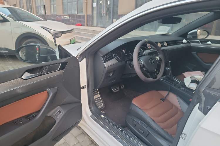 Used Volkswagen CC 2019 330TSI Glamour Edition China VI Driver Seat