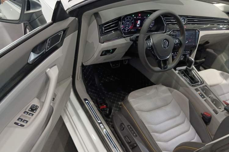 Used Volkswagen CC 2019 380TSI Yeyan Edition China V Standard Driver Seat