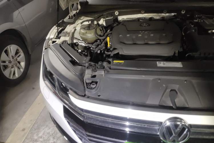 Used Volkswagen CC 2019 330TSI Glamour Edition China VI Engine Bay Right