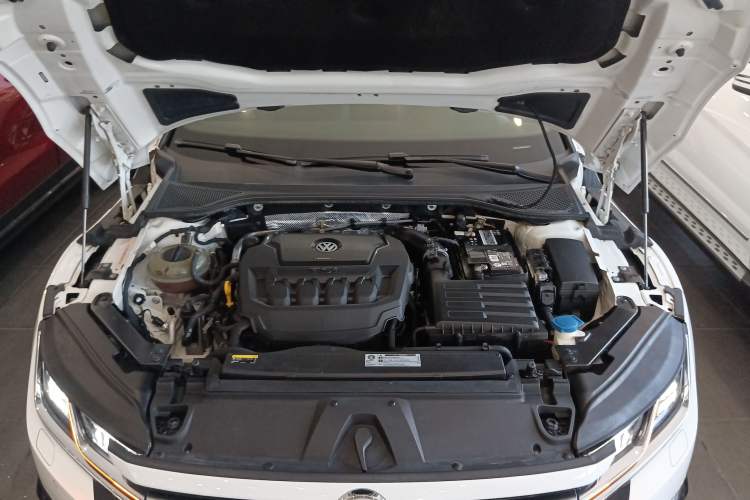 Used Volkswagen CC 2019 330TSI Glamour Edition China VI Engine Bay