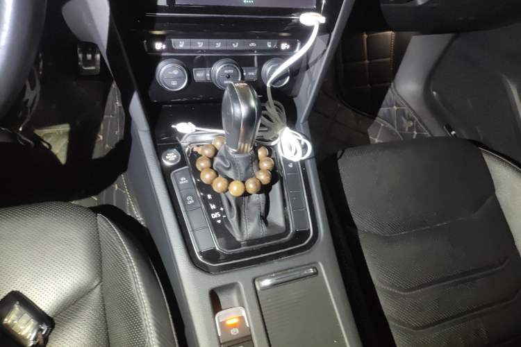 Used Volkswagen CC 2019 330TSI Glamour Edition China VI Gear Lever