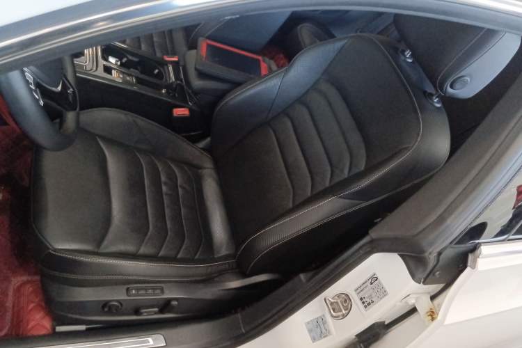 Used Volkswagen CC 2019 330TSI Glamour Edition China VI Left Front Seat