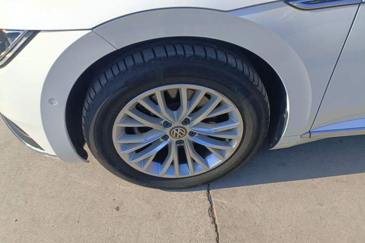 Used Volkswagen CC 2019 330TSI Glamour Edition China V Standard Left Front Wheel Hub
