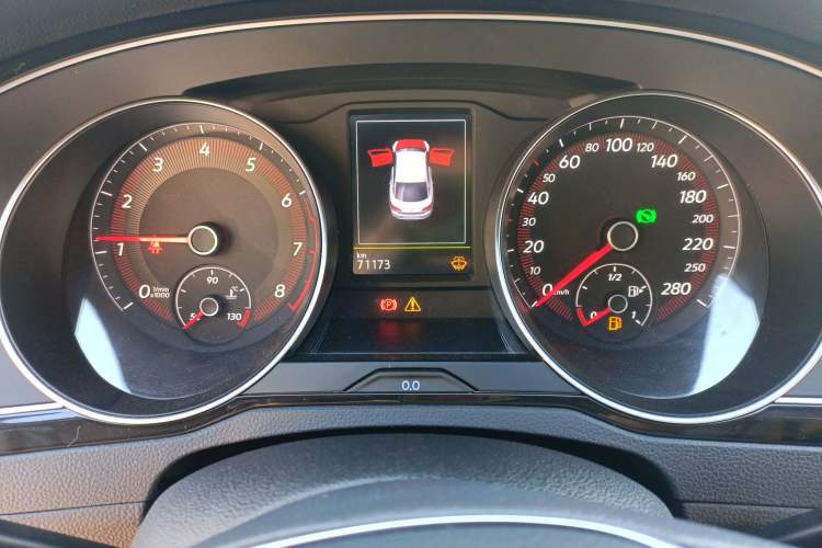 Used Volkswagen CC 2019 330TSI Glamour Edition China V Standard Odometer Close Up