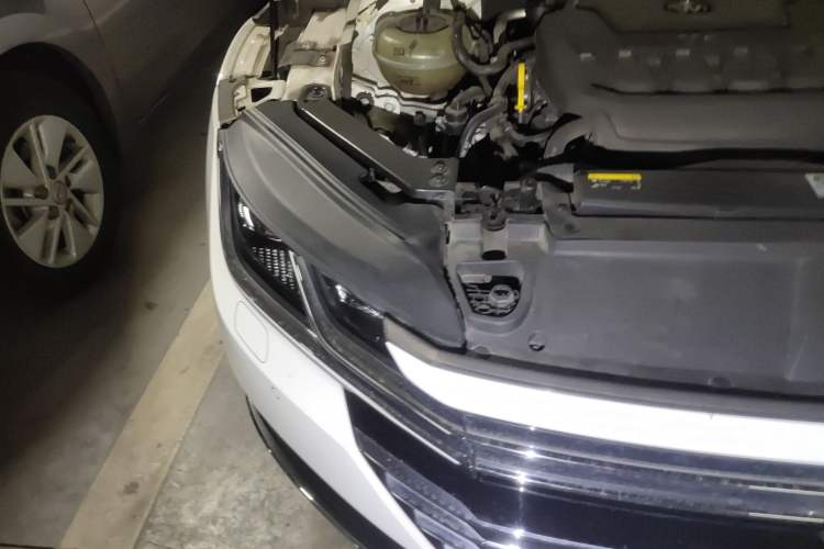 Used Volkswagen CC 2019 330TSI Glamour Edition China VI Right Front Headlight