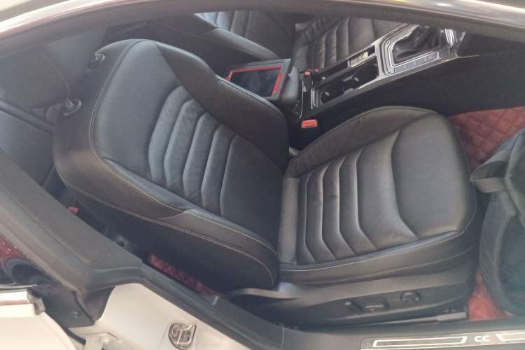 Used Volkswagen CC 2019 330TSI Glamour Edition China VI Right Front Seat