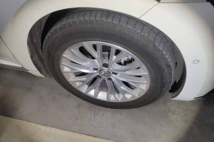 Used Volkswagen CC 2019 330TSI Glamour Edition China VI Right Front Wheel Hub