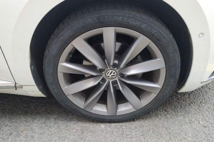 Used Volkswagen CC 2019 330TSI Glamour Edition China V Standard Right Front Wheel Hub