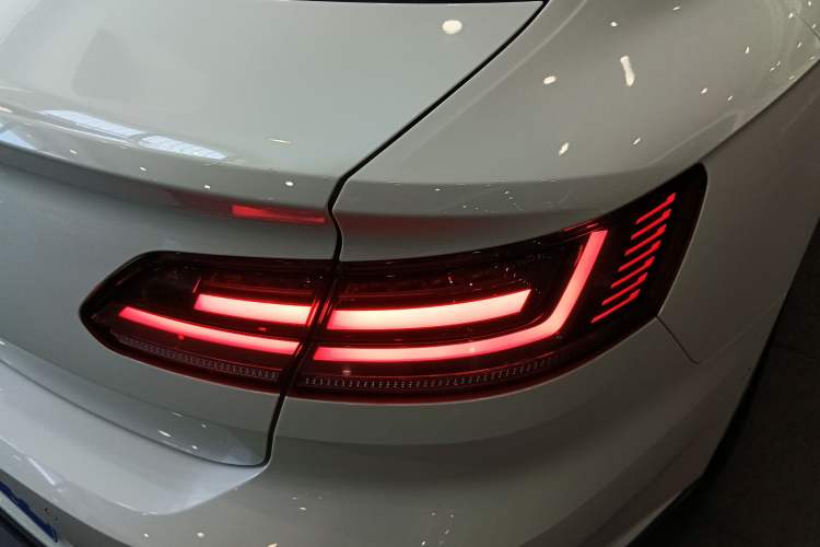 Used Volkswagen CC 2019 330TSI Glamour Edition China VI Right Rear Taillight