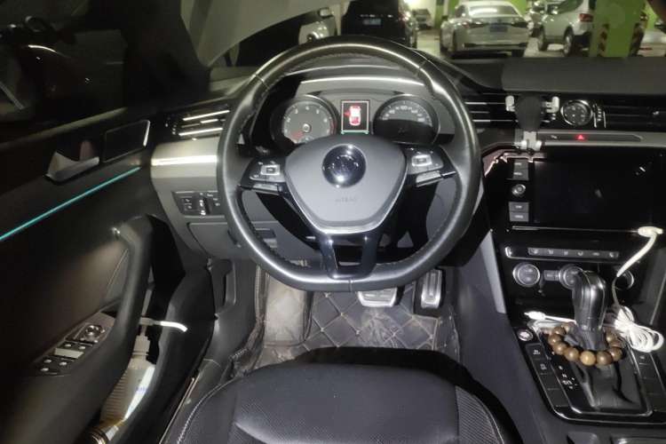 Used Volkswagen CC 2019 330TSI Glamour Edition China VI Steering Wheel