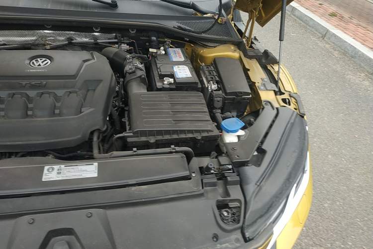 Used Volkswagen CC 2019 330TSI Glamour Edition China VI Engine Bay Left
