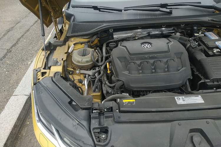 Used Volkswagen CC 2019 330TSI Glamour Edition China VI Engine Bay Right