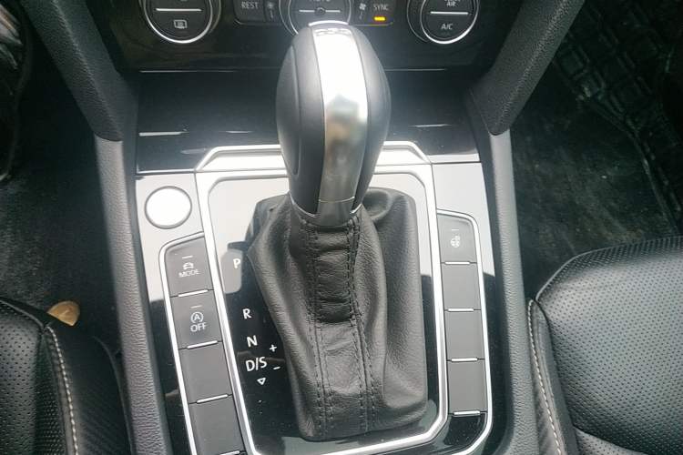 Used Volkswagen CC 2019 330TSI Glamour Edition China VI Gear Lever