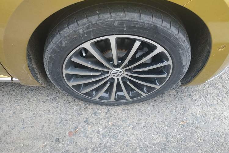 Used Volkswagen CC 2019 330TSI Glamour Edition China VI Right Front Wheel Hub