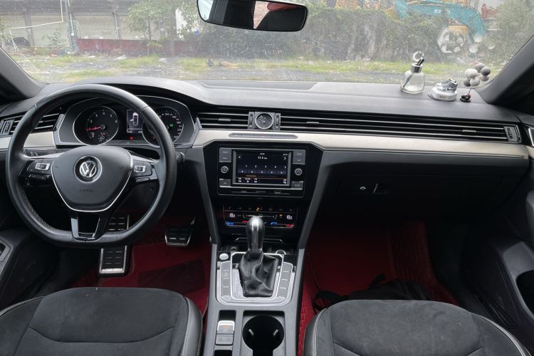 Used Volkswagen CC 2020 330TSI Huayan Edition China VI Standard Center Console