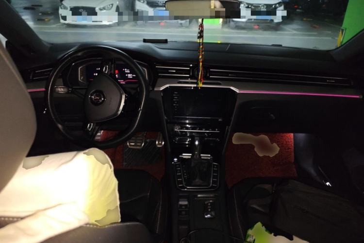 Used Volkswagen CC 2020 330TSI Glamour Edition China VI Standard Center Console