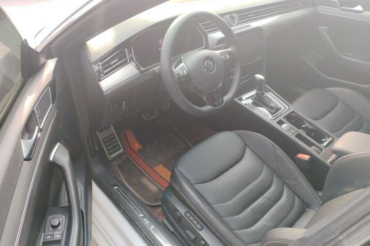 Used Volkswagen CC 2020 330TSI Glamour Edition China VI Standard Driver Seat