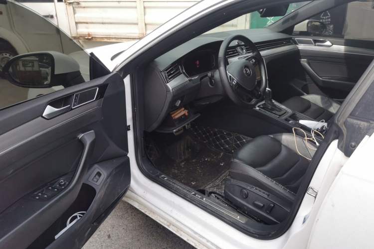 Used Volkswagen CC 2020 330TSI Glamour Edition China VI Standard Driver Seat