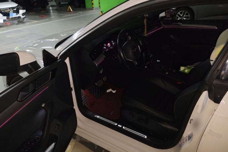 Used Volkswagen CC 2020 330TSI Glamour Edition China VI Standard Driver Seat