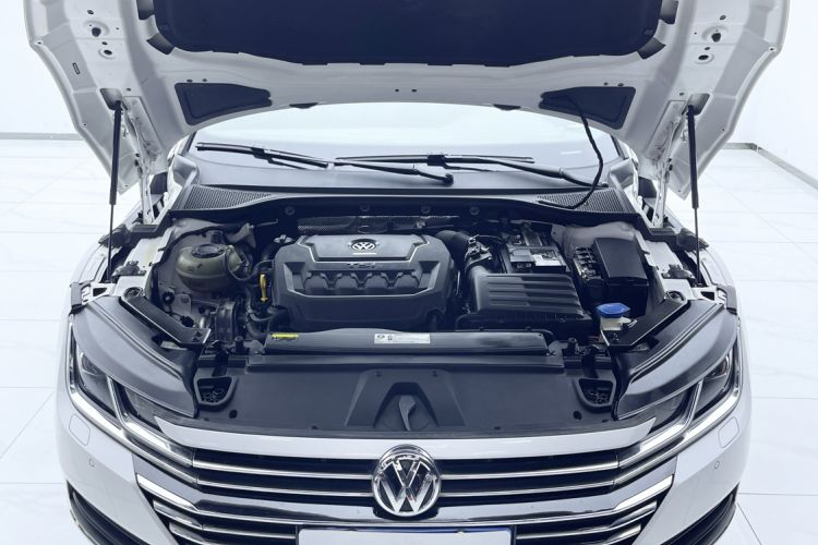 Used Volkswagen CC 2020 330TSI Glamour Edition China VI Standard Engine Bay