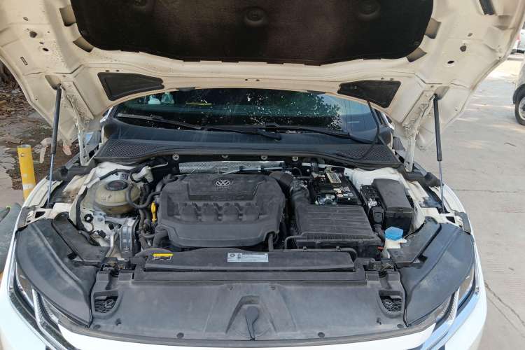Used Volkswagen CC 2020 330TSI Huayan Edition China VI Standard Engine Bay
