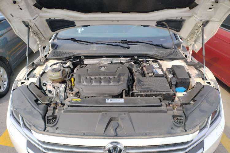 Used Volkswagen CC 2020 330TSI Glamour Edition China VI Standard Engine Bay