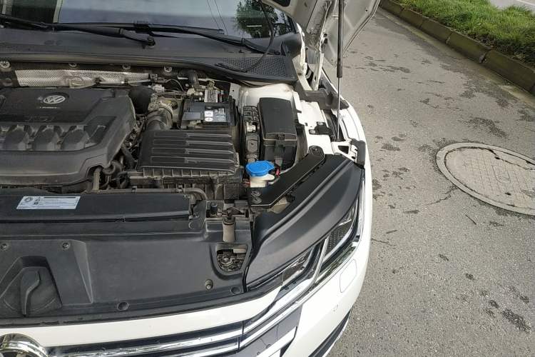 Used Volkswagen CC 2020 330TSI Glamour Edition China VI Standard Engine Bay Left
