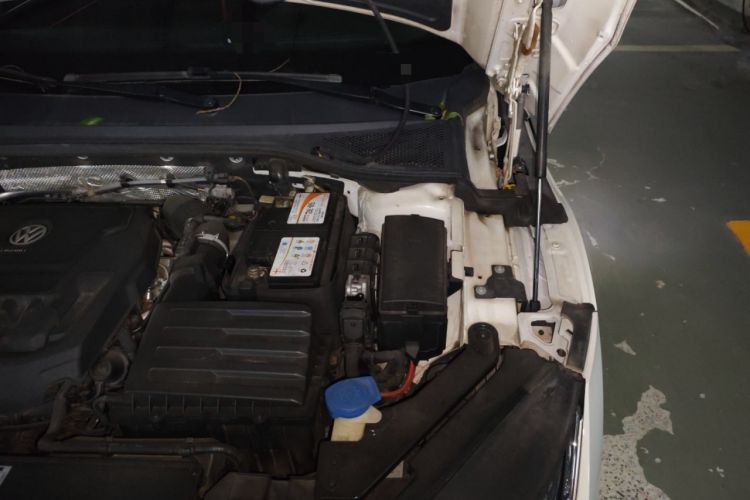 Used Volkswagen CC 2020 330TSI Glamour Edition China VI Standard Engine Bay Left