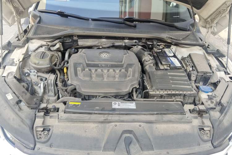 Used Volkswagen CC 2020 330TSI Glamour Edition China VI Standard Engine Bay