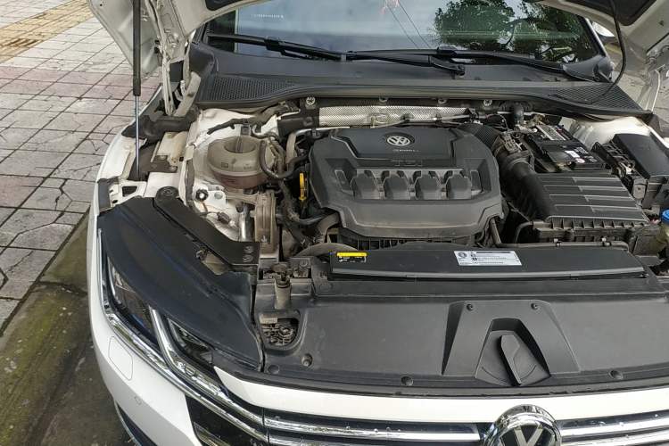 Used Volkswagen CC 2020 330TSI Glamour Edition China VI Standard Engine Bay Right