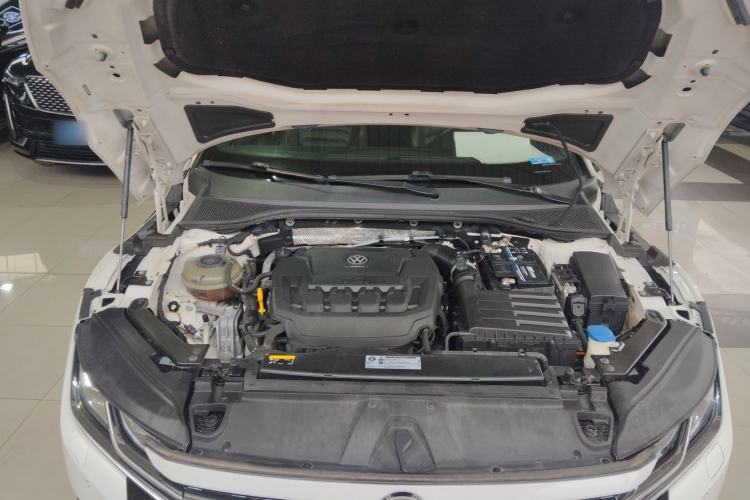 Used Volkswagen CC 2020 330TSI Glamour Edition China VI Standard Engine Bay