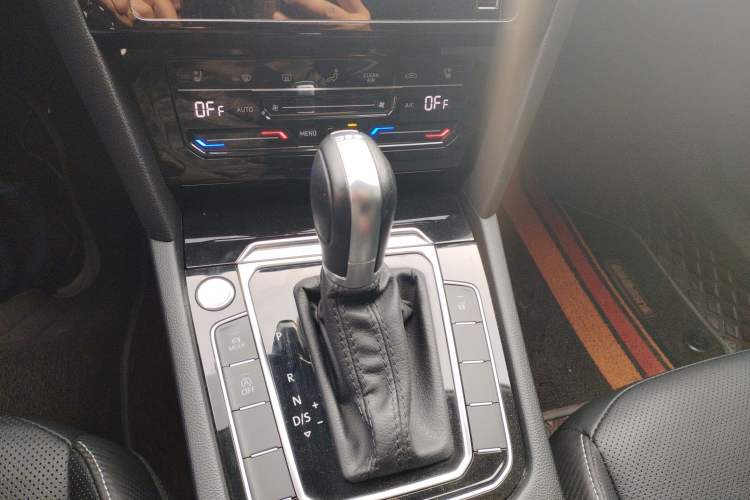 Used Volkswagen CC 2020 330TSI Glamour Edition China VI Standard Gear Lever