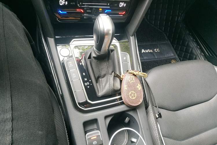 Used Volkswagen CC 2020 330TSI Glamour Edition China VI Standard Gear Lever