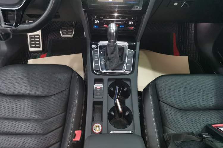 Used Volkswagen CC 2020 330TSI Glamour Edition China VI Standard Gear Lever