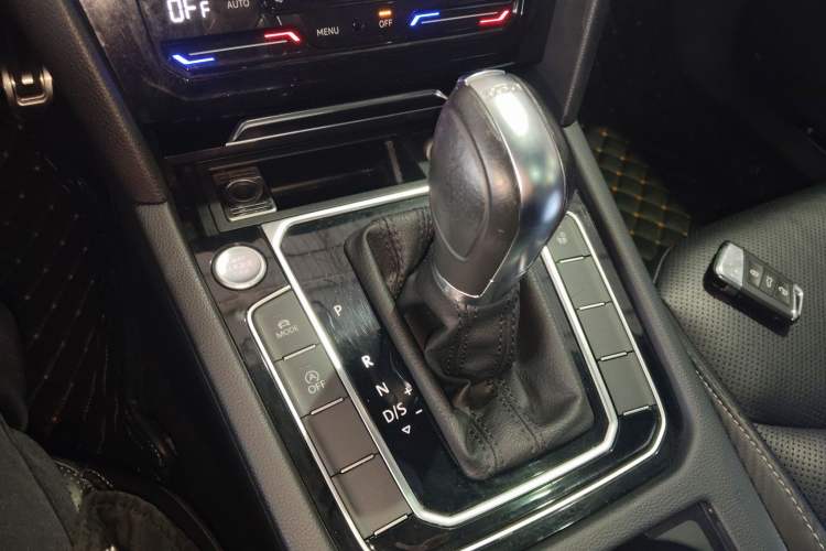 Used Volkswagen CC 2020 330TSI Glamour Edition China VI Standard Gear Lever