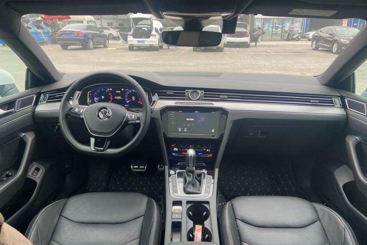 Used Volkswagen CC 2020 330TSI Glamour Edition China VI Standard Interior 1