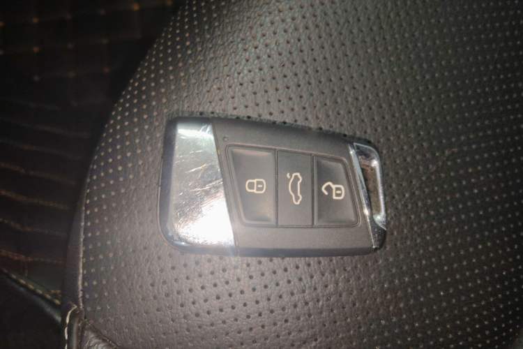 Used Volkswagen CC 2020 330TSI Glamour Edition China VI Standard Interior 1