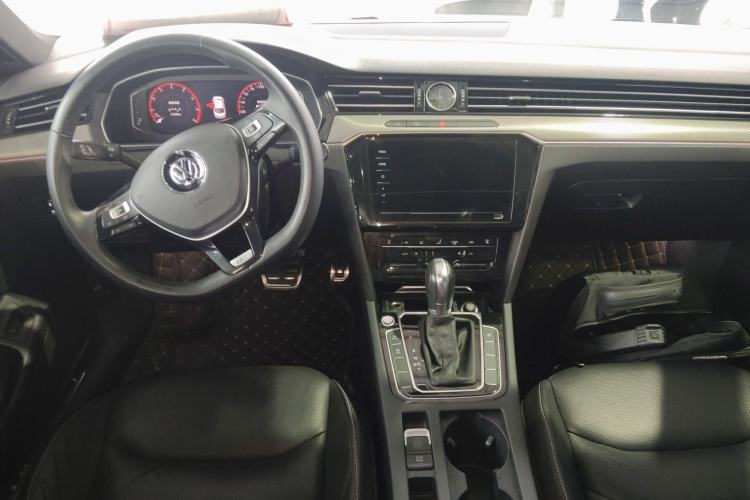 Used Volkswagen CC 2020 330TSI Glamour Edition China VI Standard Interior 2
