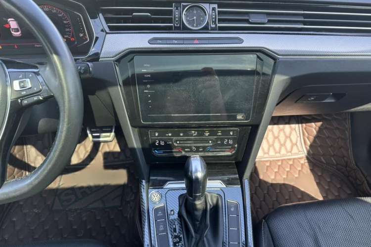 Used Volkswagen CC 2020 330TSI Glamour Edition China VI Standard Interior 3