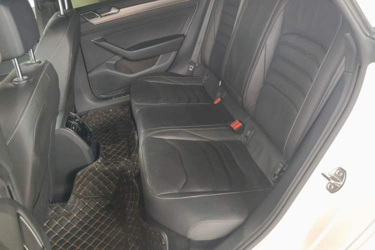 Used Volkswagen CC 2020 330TSI Glamour Edition China VI Standard Interior 4