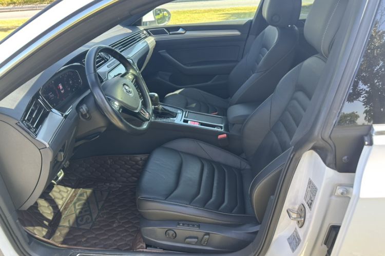 Used Volkswagen CC 2020 330TSI Glamour Edition China VI Standard Interior 5