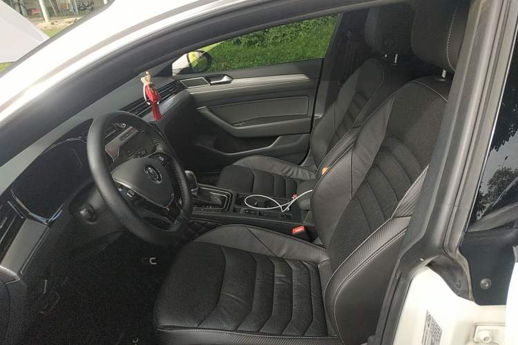 Used Volkswagen CC 2020 330TSI Glamour Edition China VI Standard Left Front Seat